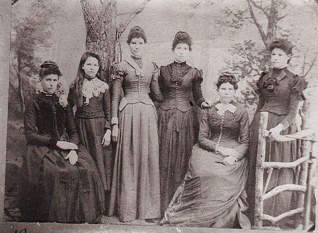 Jennings Sisters